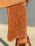 Load image into Gallery viewer, 16 inch Team Roper 7/8 Tooled
